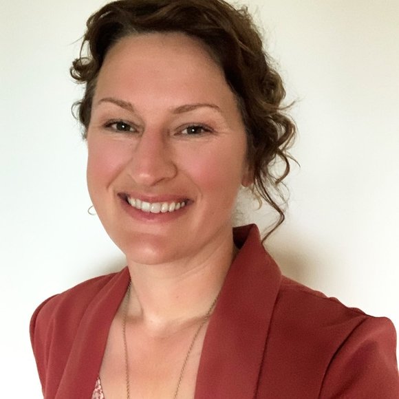 Meet your Posher, Jennifer - Picture 1 of 1